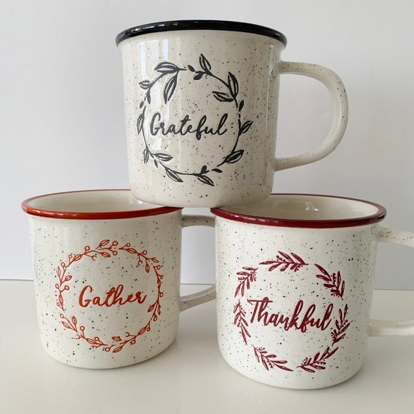 Oversized Mug - "Thankful" with Floral Wreath - Picture 6 of 9
